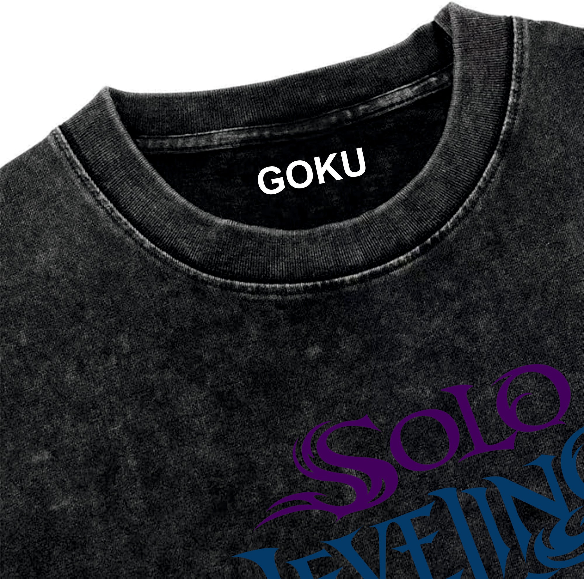 Black t-shirt with 'GOKU' printed on the collar and 'SOLO LEVING' in purple text.